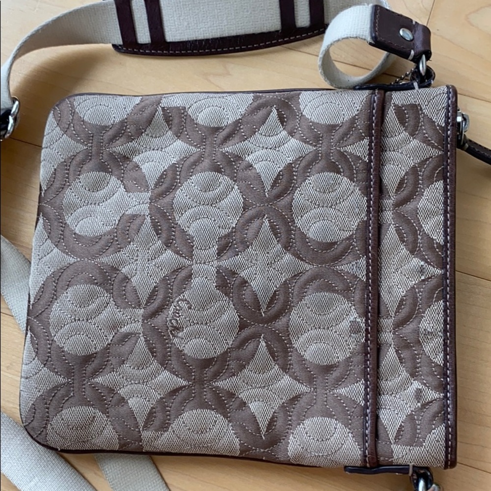 Coach Small Purse - Picture 5 of 7